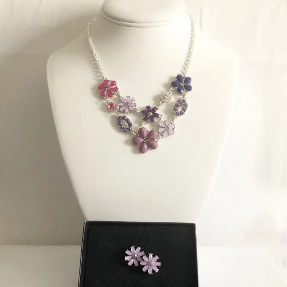 Avon Boutique Bliss Necklace & Earring Gift Set NIB